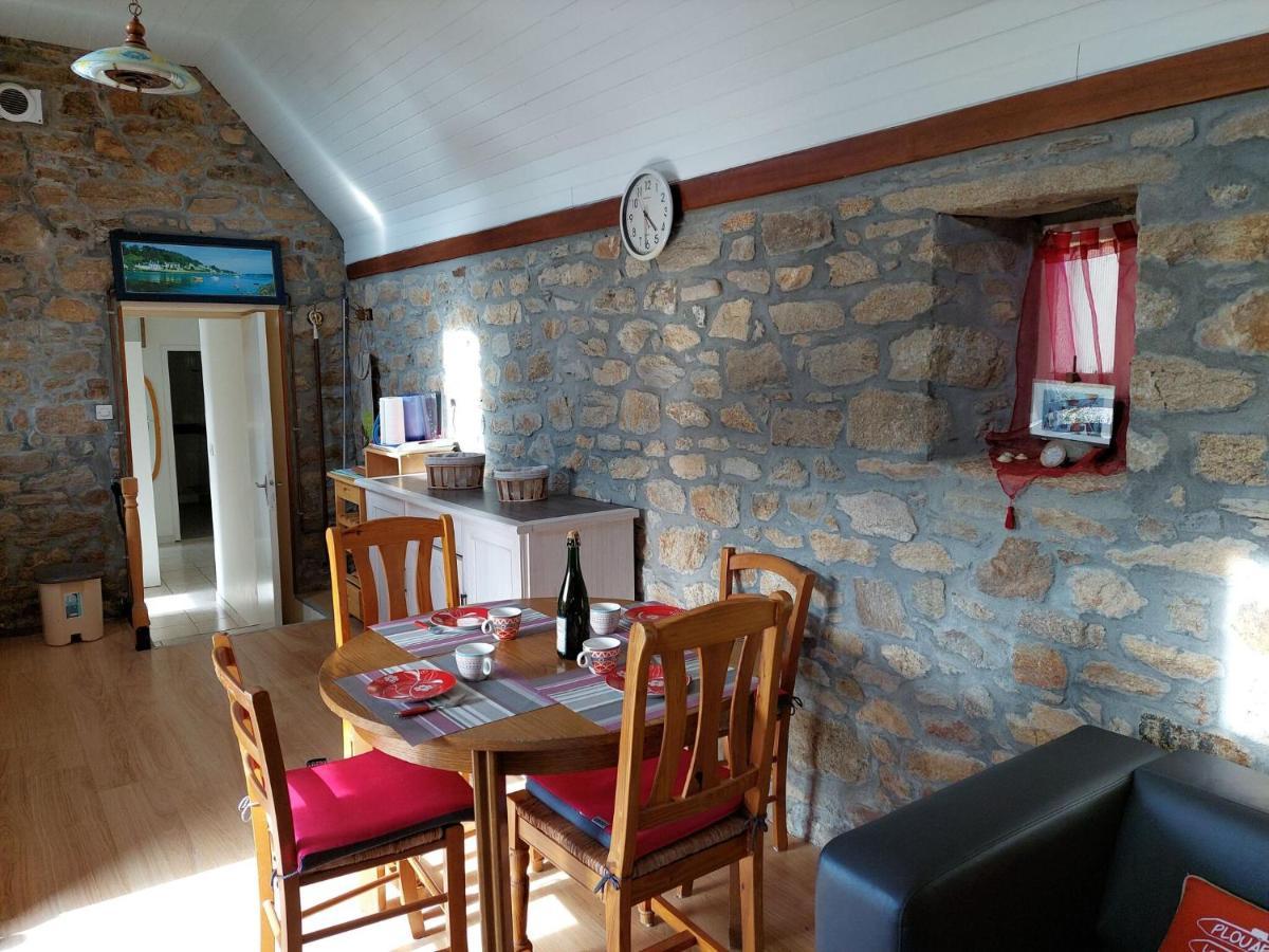 Holiday Home In Plouarzel Buitenkant foto
